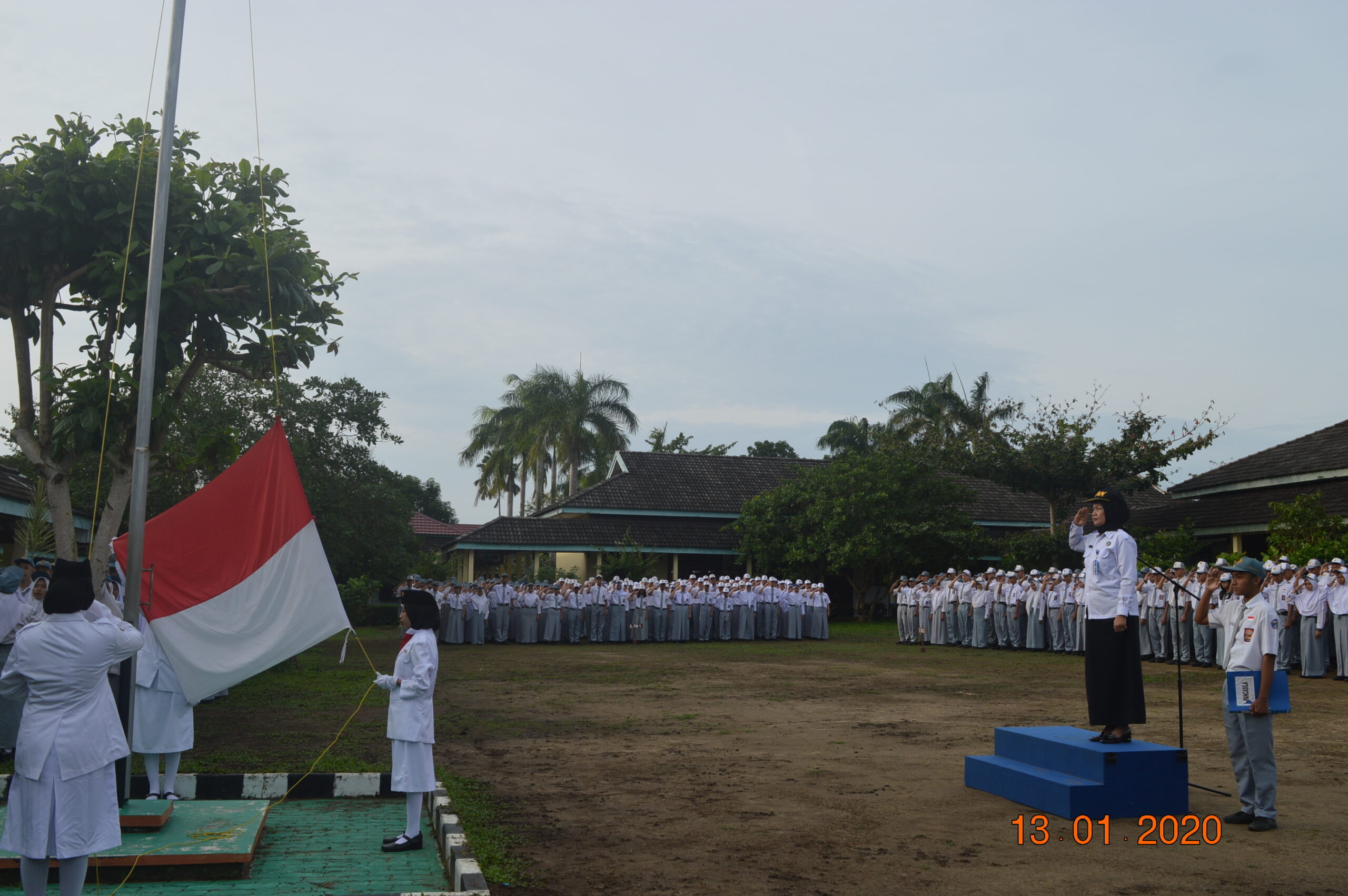 KEPALA BNN KABUPATEN BANGKA "CERAMAHI" GURU DAN SISWA. ADA APA ?