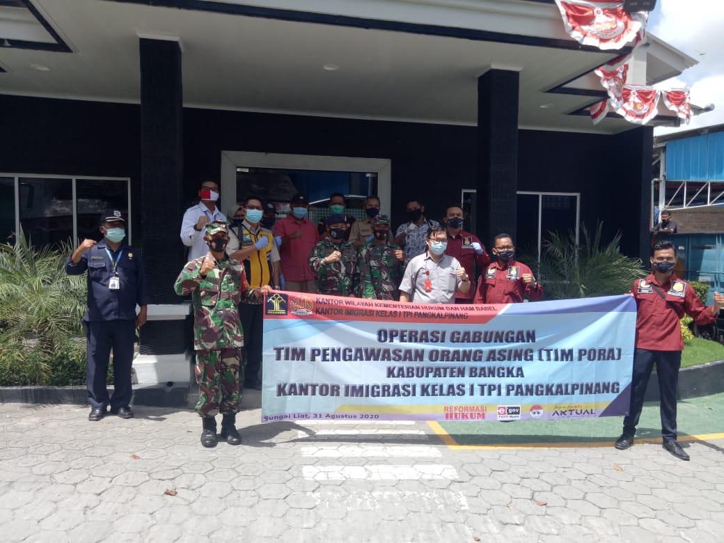 OPERASI GABUNGAN, BNN BANGKA PERIKSA URINE TKA ASAL CINA