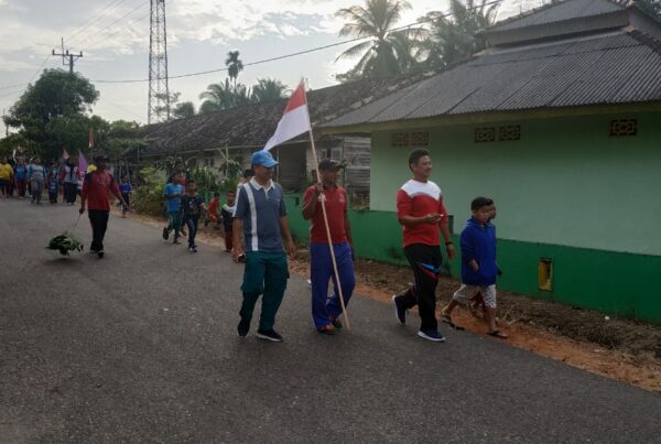Jalan Santai bersama masyarakat di desa Bersinar desa Bukit Layang