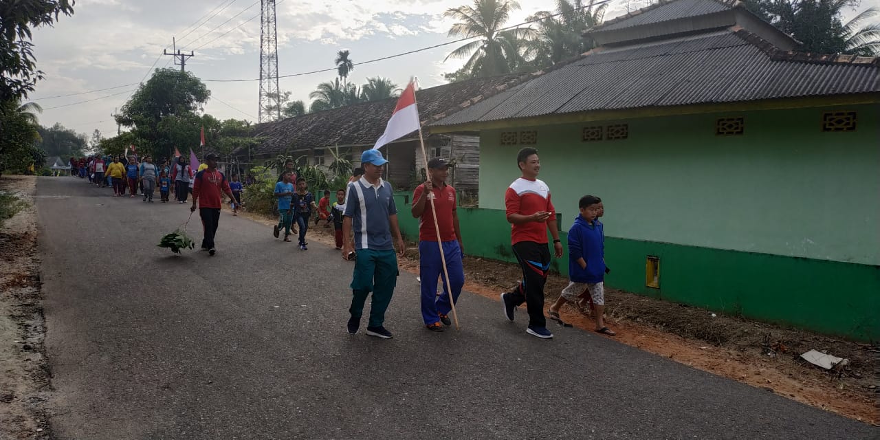 Jalan Santai bersama masyarakat di desa Bersinar desa Bukit Layang