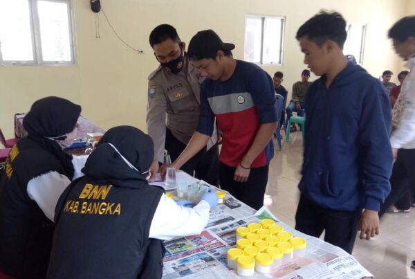 BNN BANGKA DAN PEMDES JADA BAHRIN FOKUS TANGANI NARKOBA, URINE 20 PEMUDA DI PERIKSA