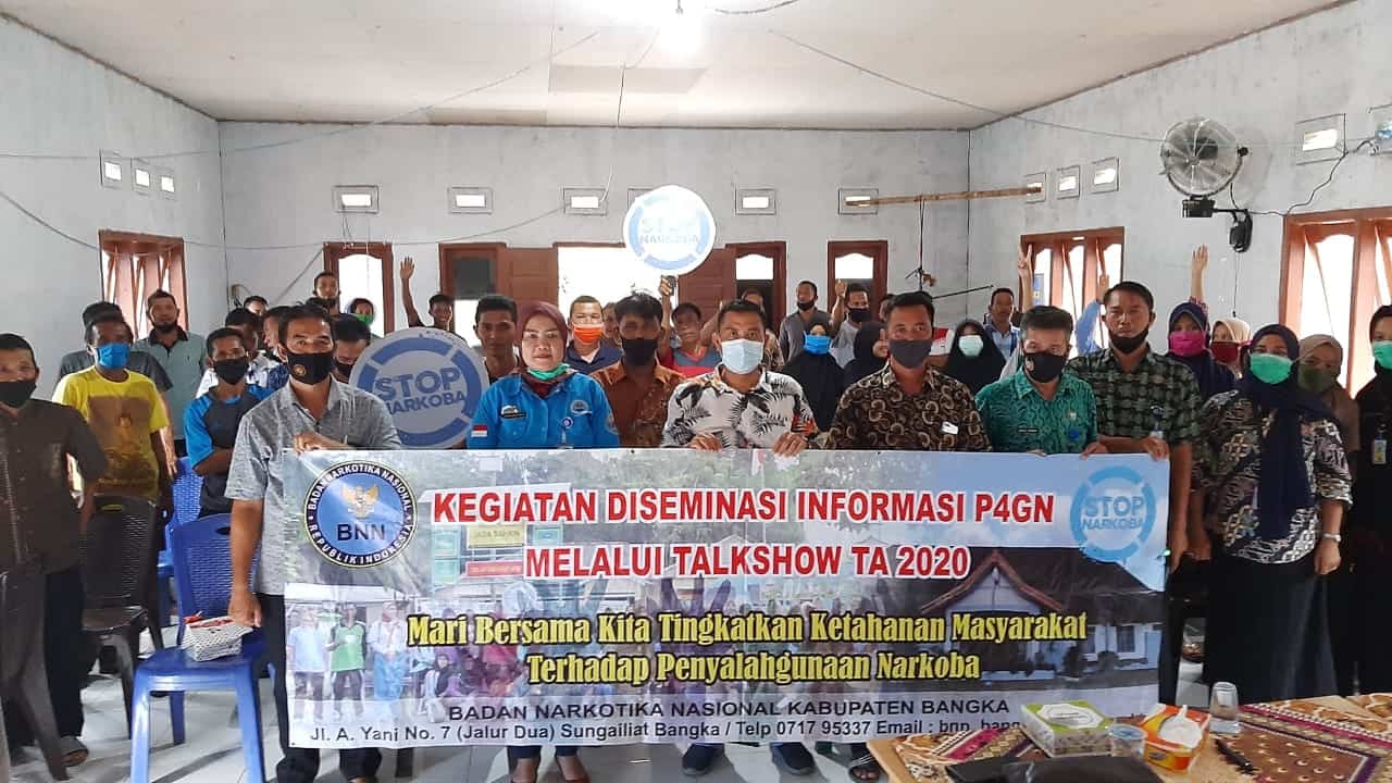 RAWAN PENYALAHGUNAAN NARKOBA, BNNK BANGKA BERIKAN SOSIALISASI KE MASYARAKAT DESA LIMBUNG